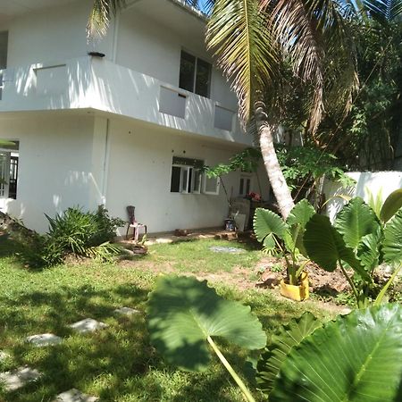 Ayu Hostel Ambalangoda  Esterno foto