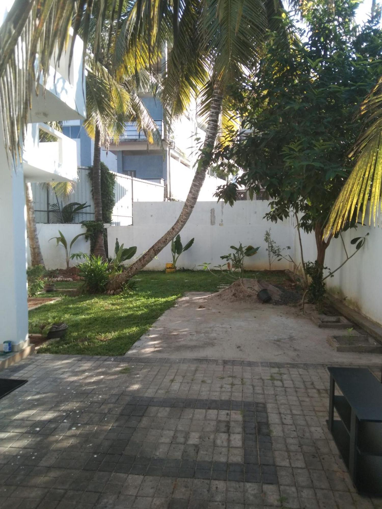 Ayu Hostel Ambalangoda  Esterno foto